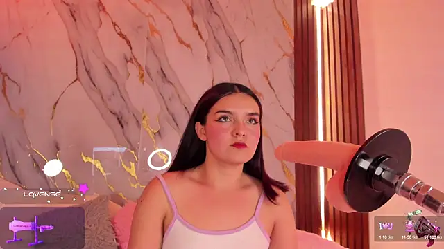 Snapshot of alicecute77 chatting on 13, 9, 2025 alicecute77 online show from 13, 9, 2025