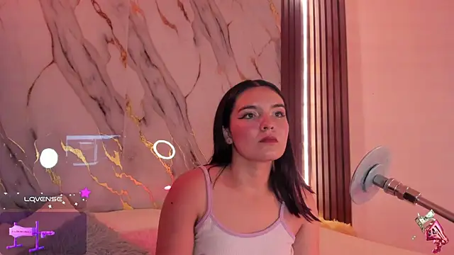 Snapshot of alicecute77 chatting on 3, 10, 2025 alicecute77 online show from 3, 10, 2025