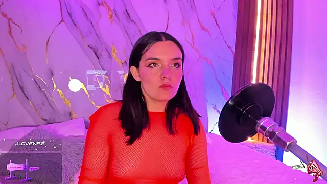 Snapshot of alicecute77 chatting on 27, 10, 2025 alicecute77 online show from 27, 10, 2025