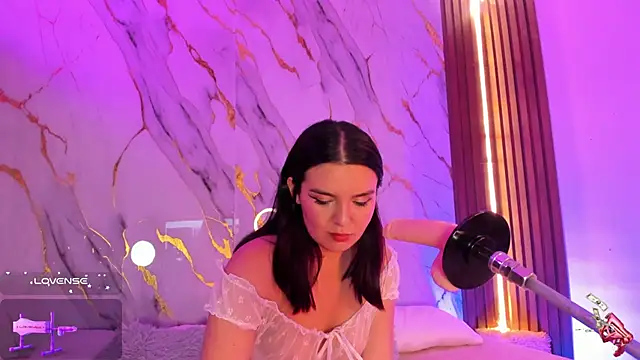 Snapshot of alicecute77 chatting on 28, 10, 2025 alicecute77 online show from 28, 10, 2025