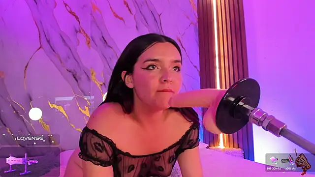 Snapshot of alicecute77 chatting on 29, 10, 2025 alicecute77 online show from 29, 10, 2025