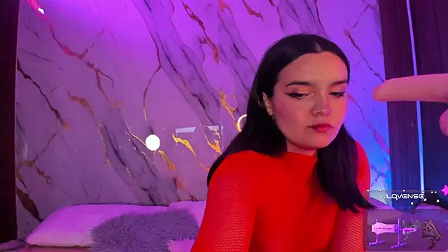 Snapshot of alicecute77 chatting on 14, 11, 2025 alicecute77 online show from 14, 11, 2025