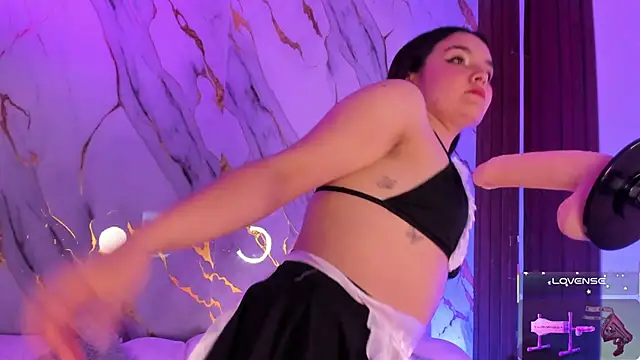 Snapshot of alicecute77 chatting on 21, 11, 2025 alicecute77 online show from 21, 11, 2025