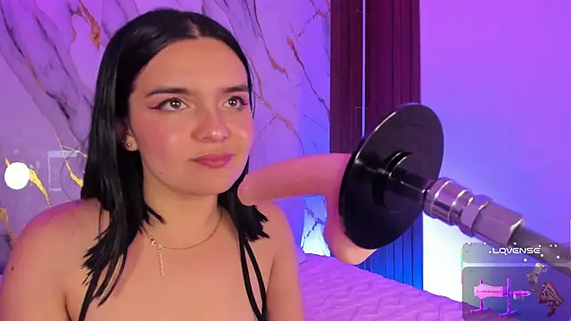 Snapshot of alicecute77 chatting on 11, 1, 2026 alicecute77 online show from 11, 1, 2026