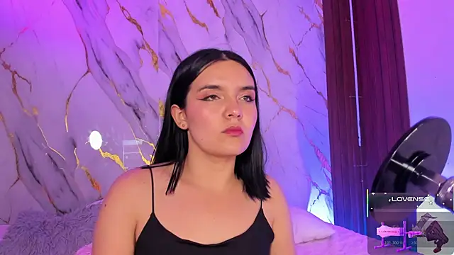 Snapshot of alicecute77 chatting on 12, 1, 2026 alicecute77 online show from 12, 1, 2026