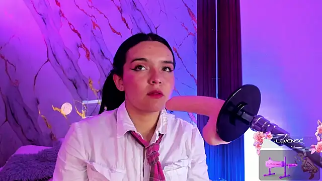 Snapshot of alicecute77 chatting on 17, 1, 2026 alicecute77 online show from 17, 1, 2026