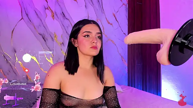 Snapshot of alicecute77 chatting on 6, 2, 2026 alicecute77 online show from 6, 2, 2026