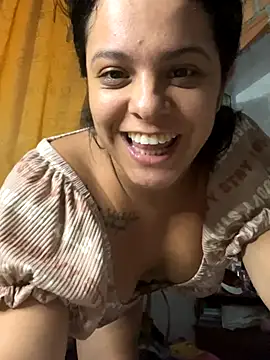 Snapshot of Moon-Lice chatting on 5, 10, 2025 Moon-Lice online show from 5, 10, 2025