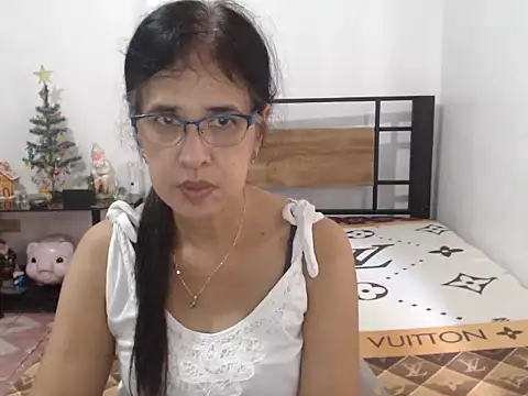 Snapshot of Prettysweetmum chatting on 11, 6, 2026 Prettysweetmum online show from 11, 6, 2026