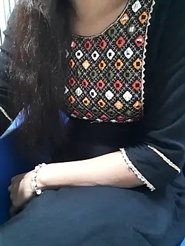 Snapshot of Aarti-kumri chatting on 5, 10, 2025 Aarti-kumri online show from 5, 10, 2025