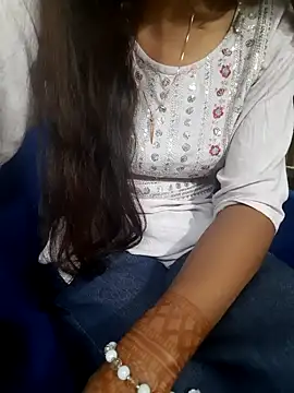 Snapshot of Aarti-kumri chatting on 18, 10, 2025 Aarti-kumri online show from 18, 10, 2025