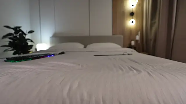 Snapshot of Noctivelle chatting on 13, 12, 2025 Noctivelle online show from 13, 12, 2025