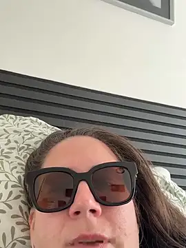 Snapshot of melanie75020 chatting on 16, 2, 2026 melanie75020 online show from 16, 2, 2026