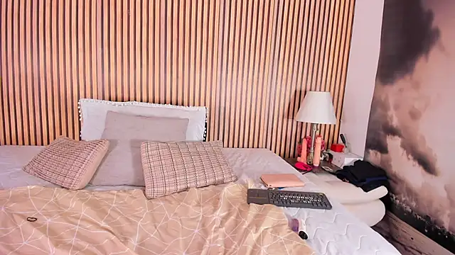 keeyla stone online show from 18, 9, 2025