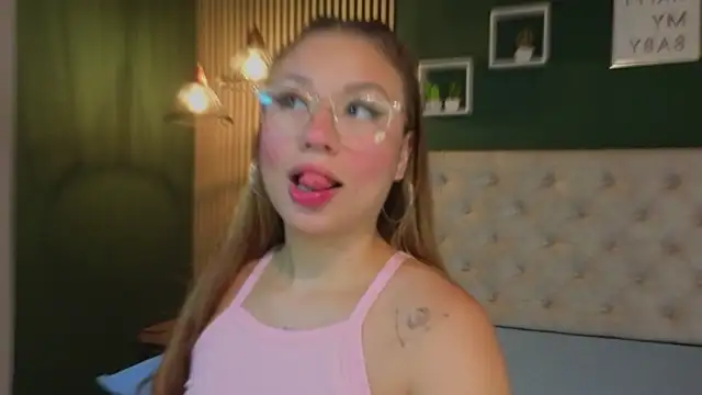 Snapshot of sky_collinss chatting on 15, 10, 2025 sky collinss online show from 15, 10, 2025