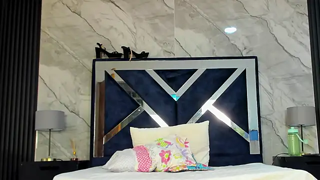 VanessaHard as online show from 7, 2, 2026