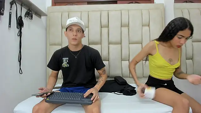 ZafiroAndFlynn online show from 1, 2, 2026