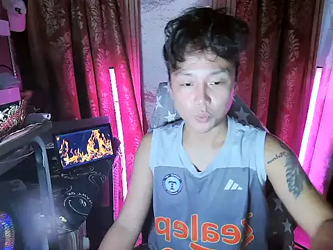 Snapshot of YourNikkieXxx chatting on 4, 6, 2026 YourNikkieXxx online show from 4, 6, 2026