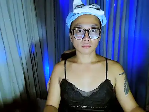 YourNikkieXxx online show from 15, 7, 2026