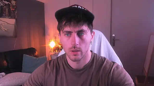 Snapshot of Oscar_Miller_ chatting on 28, 9, 2025 Oscar Miller online show from 28, 9, 2025