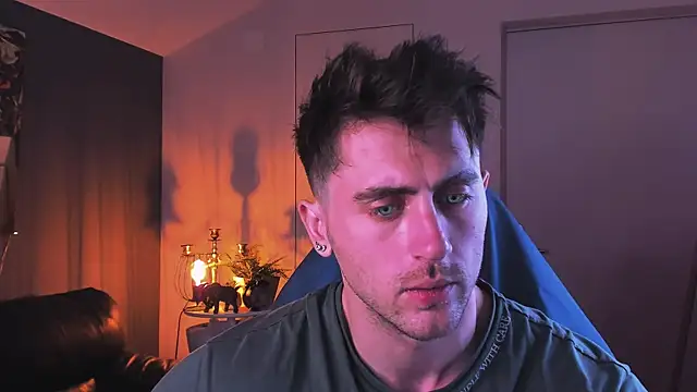 Snapshot of Oscar_Miller_ chatting on 5, 10, 2025 Oscar Miller online show from 5, 10, 2025