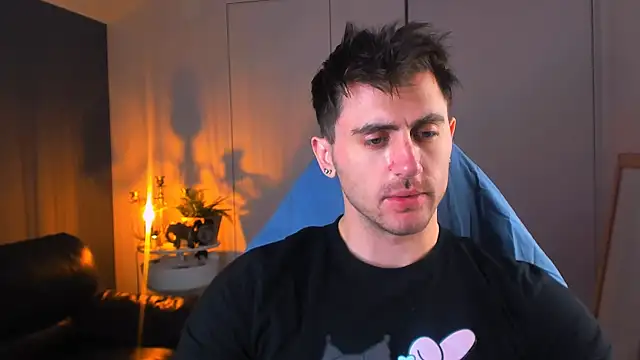 Snapshot of Oscar_Miller_ chatting on 20, 10, 2025 Oscar Miller online show from 20, 10, 2025