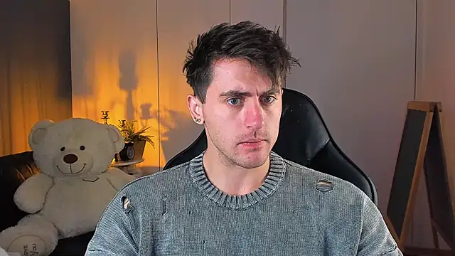 Snapshot of Oscar_Miller_ chatting on 1, 11, 2025 Oscar Miller online show from 1, 11, 2025