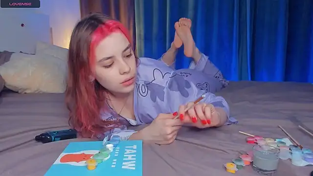 VedaSchulz online show from 5, 12, 2025