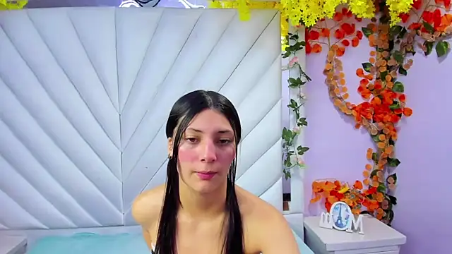  Luna Bennett online show from 12, 10, 2025