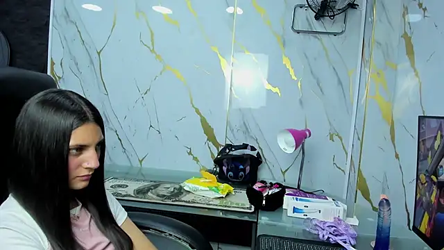  Luna Bennett online show from 30, 5, 2026