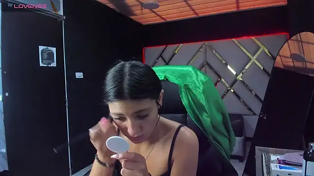  Luna Bennett online show from 3, 7, 2026