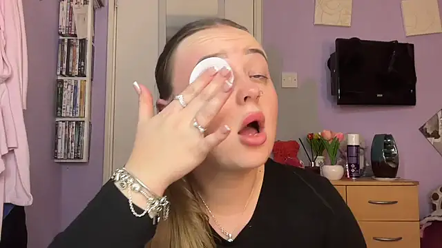 SexySashaxox online show from 23, 2, 2026