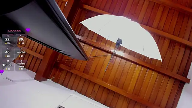 JenniferAuriston online show from 13, 9, 2025