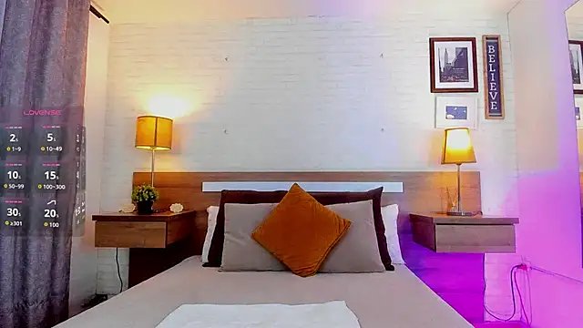 JenniferAuriston online show from 25, 10, 2025