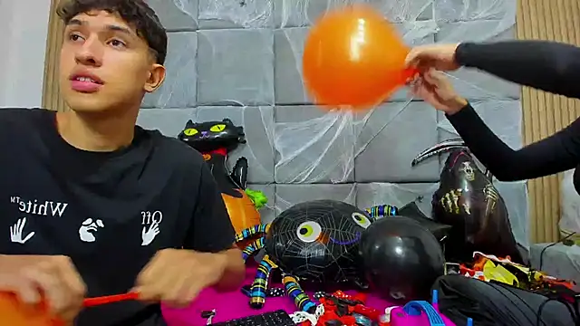 ChanellandMax online show from 22, 10, 2025