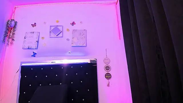 Snapshot of AkariRosetti chatting on 22, 10, 2025 AkariRosetti online show from 22, 10, 2025