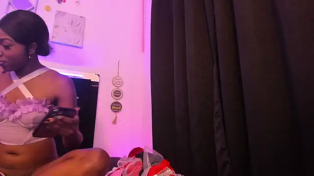 Snapshot of AkariRosetti chatting on 24, 10, 2025 AkariRosetti online show from 24, 10, 2025