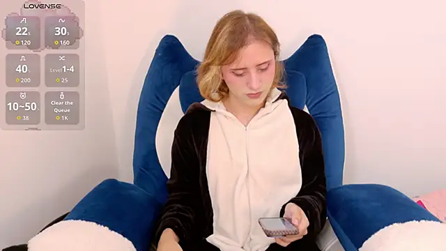Snapshot of seraphine_star chatting on 6, 6, 2026 seraphine star online show from 6, 6, 2026