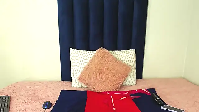 Pinkdollyg online show from 9, 4, 2026