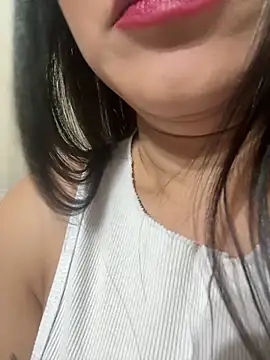 ReinaChloe online show from 27, 5, 2026