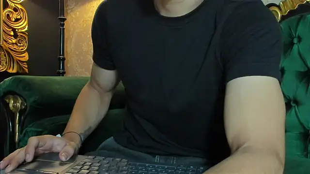 AlessandroKiing online show from 9, 7, 2026
