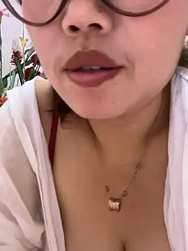 Snapshot of feifei_521 chatting on 1, 10, 2025 feifei 521 online show from 1, 10, 2025