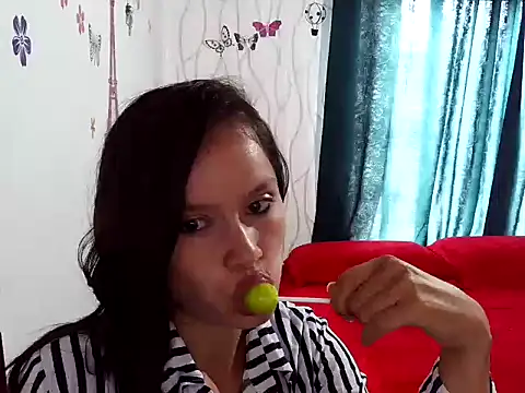 FrecitaRoja online show from 16, 10, 2025