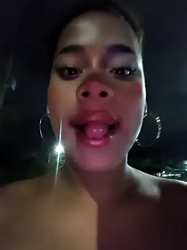 Snapshot of Mia-sensual chatting on 6, 11, 2025 Mia-sensual online show from 6, 11, 2025