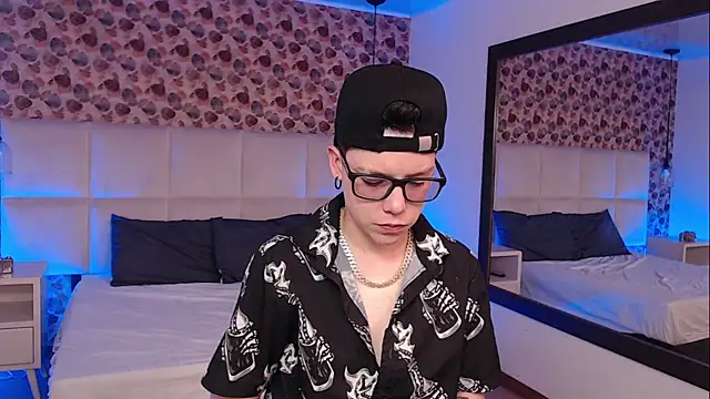 Snapshot of SpencerMontgomery chatting on 19, 10, 2025 SpencerMontgomery online show from 19, 10, 2025