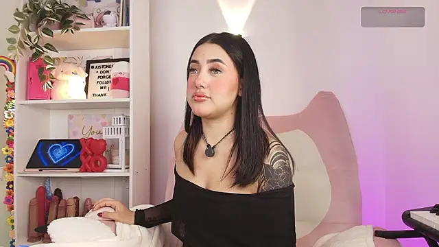 justonecute online show from 3, 3, 2026