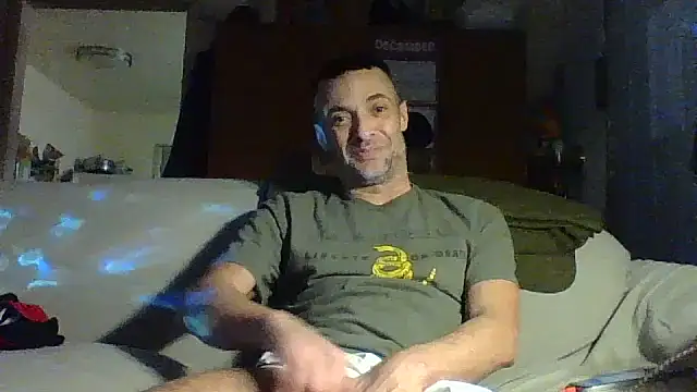 Snapshot of dicinyou80 chatting on 23, 12, 2025 dicinyou80 online show from 23, 12, 2025