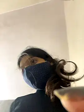 tanisha-2005 online show from 10, 9, 2025