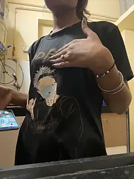 tanisha-2005 online show from 14, 9, 2025