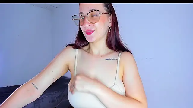 Snapshot of Laura_Ivy chatting on 19, 6, 2026 Laura Ivy online show from 19, 6, 2026